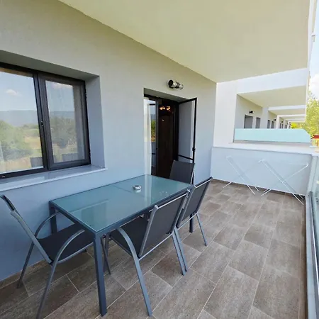 Agivo מלון דירות 3*